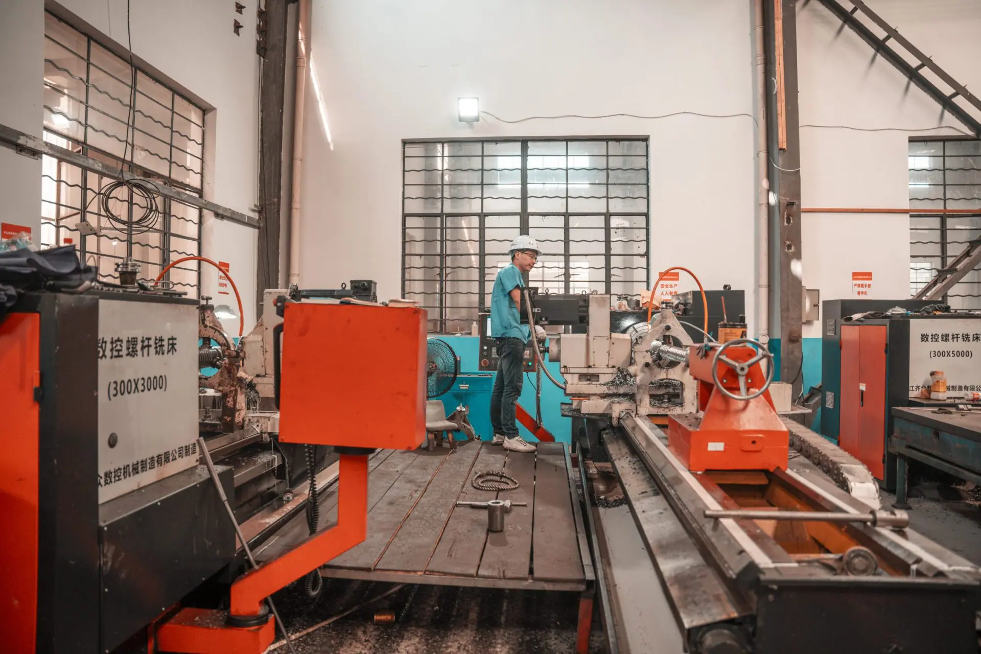 XINLU ,Screw and barrel,Injection machine,screw barrel factory | ABOUT US