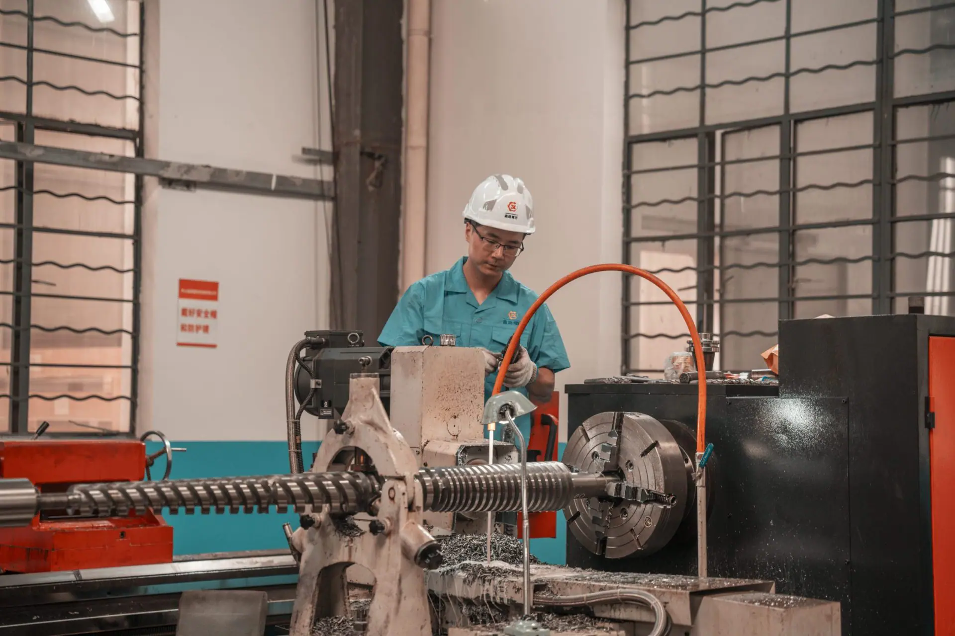 XINLU ,Screw and barrel,Injection machine,screw barrel factory | ABOUT US